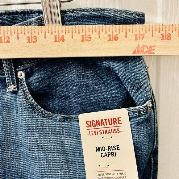 Levi Strauss Signature Mid-Rise Cuffed Capri Women’s 14 Jean Blue 34x23 Stretch - Picture 5 of 10